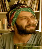 Motosiklet kazasında yaşamını yitiren genç oyuncu Onur Bayraktar için Akatlar Kültür Merkezi’nde bir tören düzenlendi.