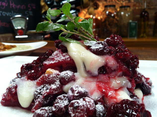 Vişneli Ekmek Tatlısı