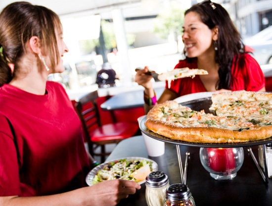 Akşam Yemeğini Dışarıda Yemek, Kilo Alma Riskini Artırıyor.