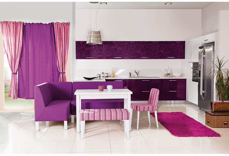 Mutfakta Renkli Sandalye Tasarımları