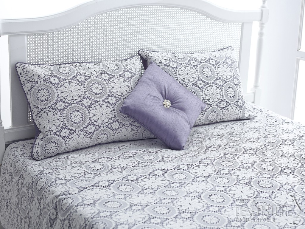 Dantel Yatak Örtüsü Modelleri