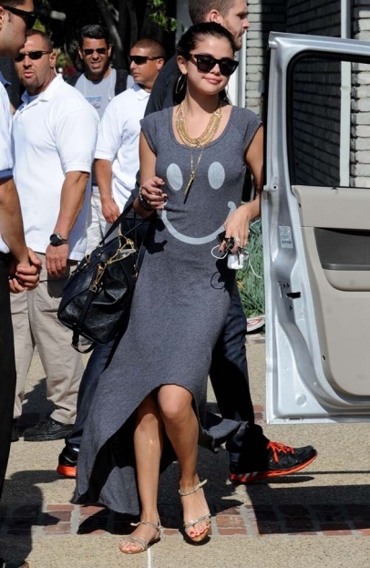 Genç Kız Kıyafetleri