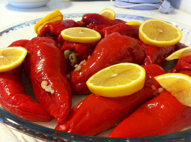 Zeytinyağlı Kırmızı Biber Dolması Tarifi