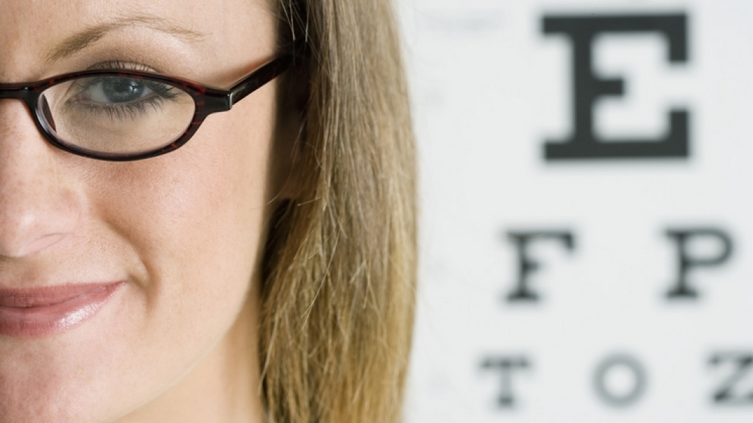 40 Yaş Sonrası Yaşa Bağlı Yakın Görme Kaybı (presbiyopi) Ve Tedavisi