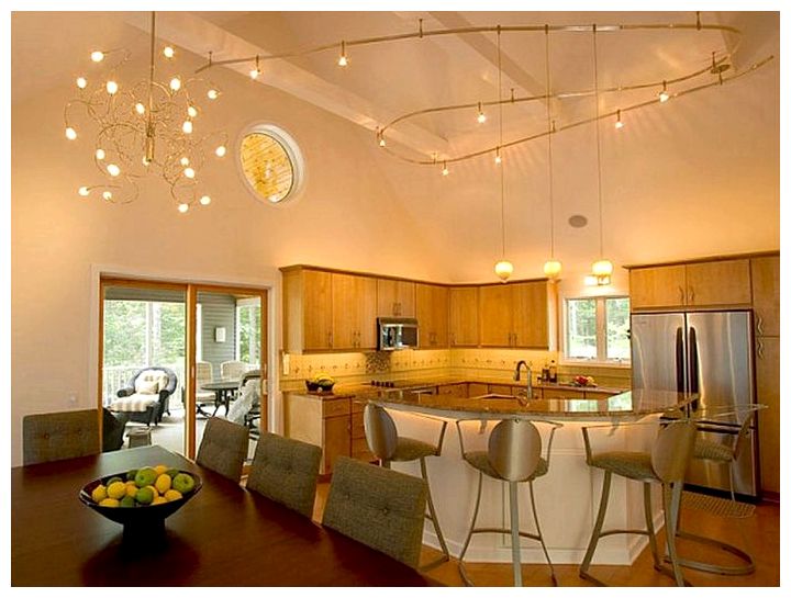 Проектирование света теплый свет. Освещение на кухне. Светильники в кухню гостиную. Кухня гостиная освещение. Точечные светильники для потолков.