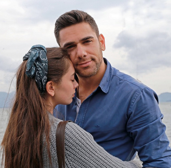 Neslihan Atagül Ve Kadir Doğulu Çiftinden Sürpriz Nişan