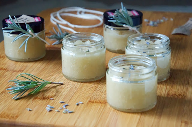 Bu Karışımı Yüzünüze Sürün 15 Dakika Bekleyin ve Kırışıklıklardan Kurtulun