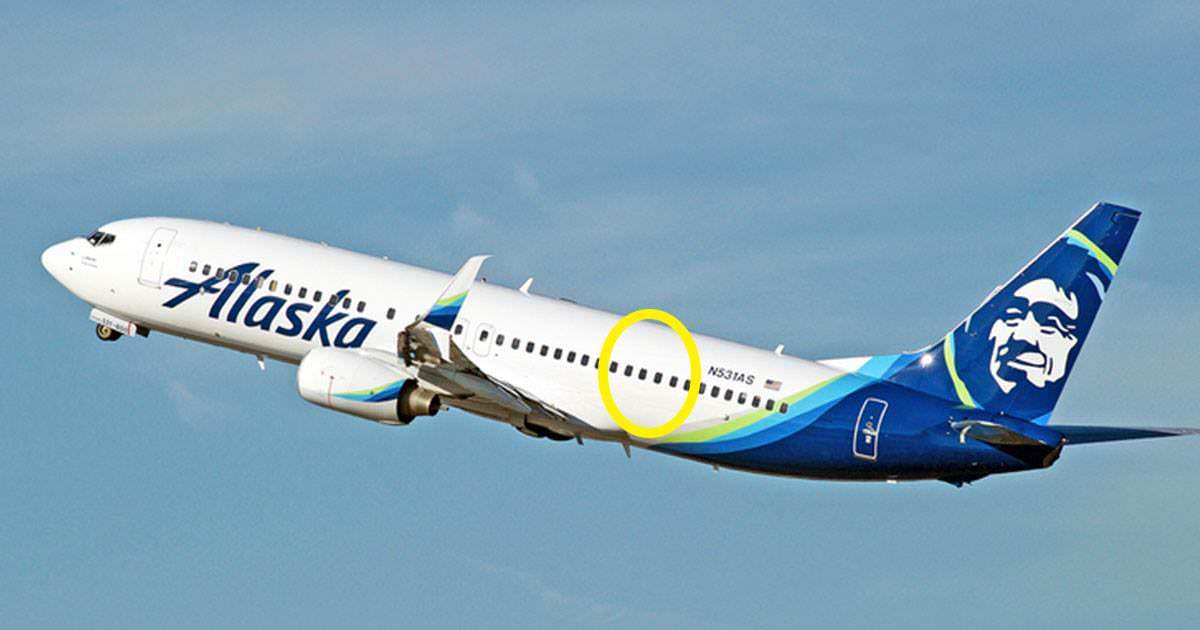 Hostes Tuvaletteki ‘Yardım Edin’ Yazısını Gördü – Uçak Anında İniş Yaptı