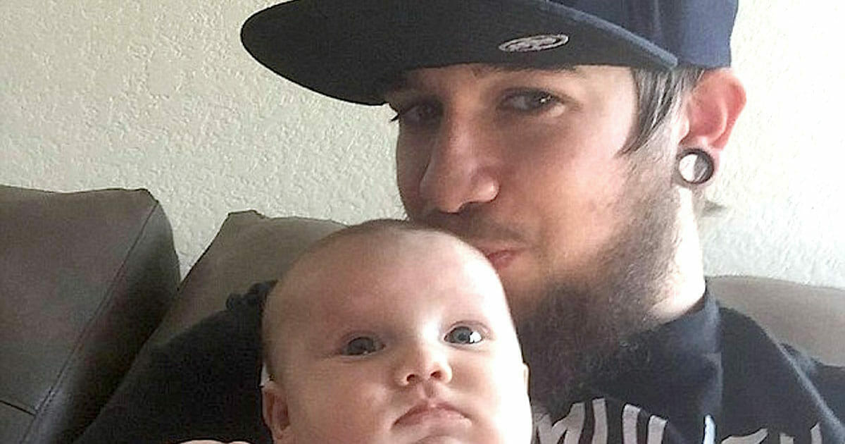 1 Aylık Bebeğini Ve Kendisini Terkeden Eşine Yazdığı Mektup Okuyanları Ağlattı