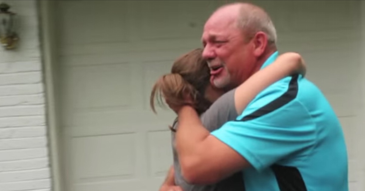 Düğün Masrafları İçin Porsche’unu Sattı. 41 Yıl Sonra Karşılaştığı Manzara Karşısında Gözyaşlarına Hakim Olamadı.