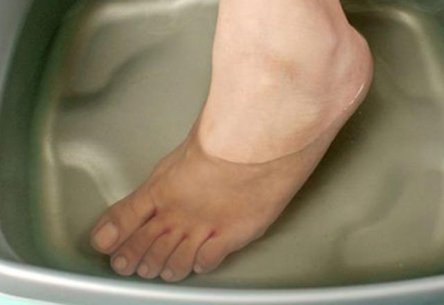 1 gecede ayak mantarından kurtulabilirsiniz