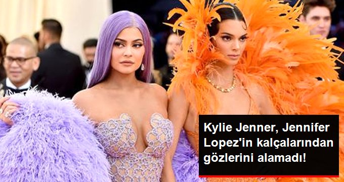 Kylie Jenner, Jennifer Lopez’in Kalçalarından Gözlerini Alamadı!