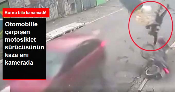 Mucize kurtuluş! Otomobille kafa kafaya çarpışan motosikletin kaza anı kamerada